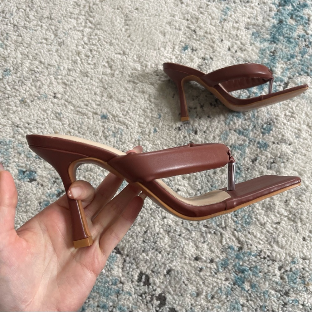 NWOT Pretty Little Thing Sandals - Picture 3 of 11